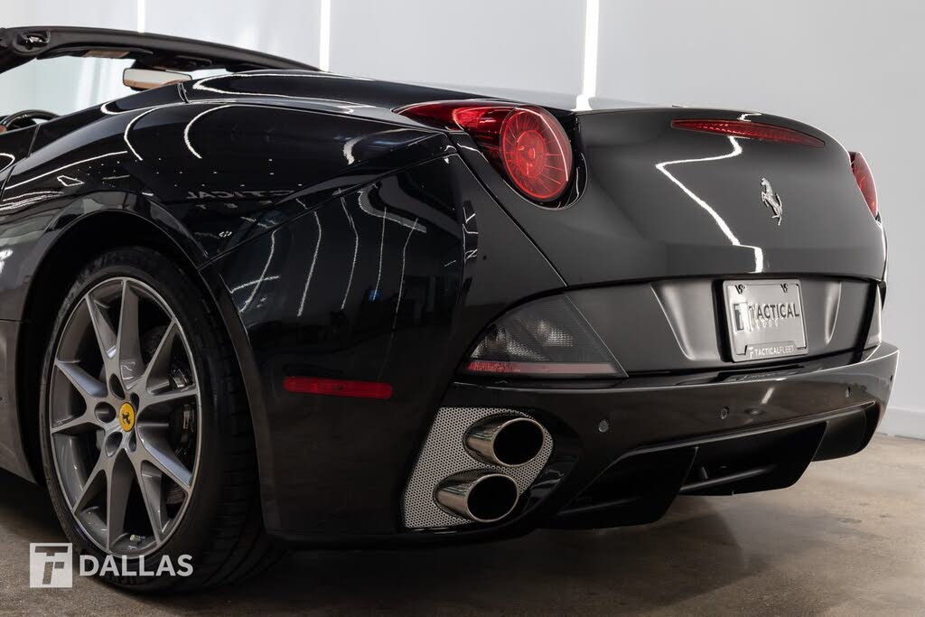 2011 Ferrari California Roadster photo 9