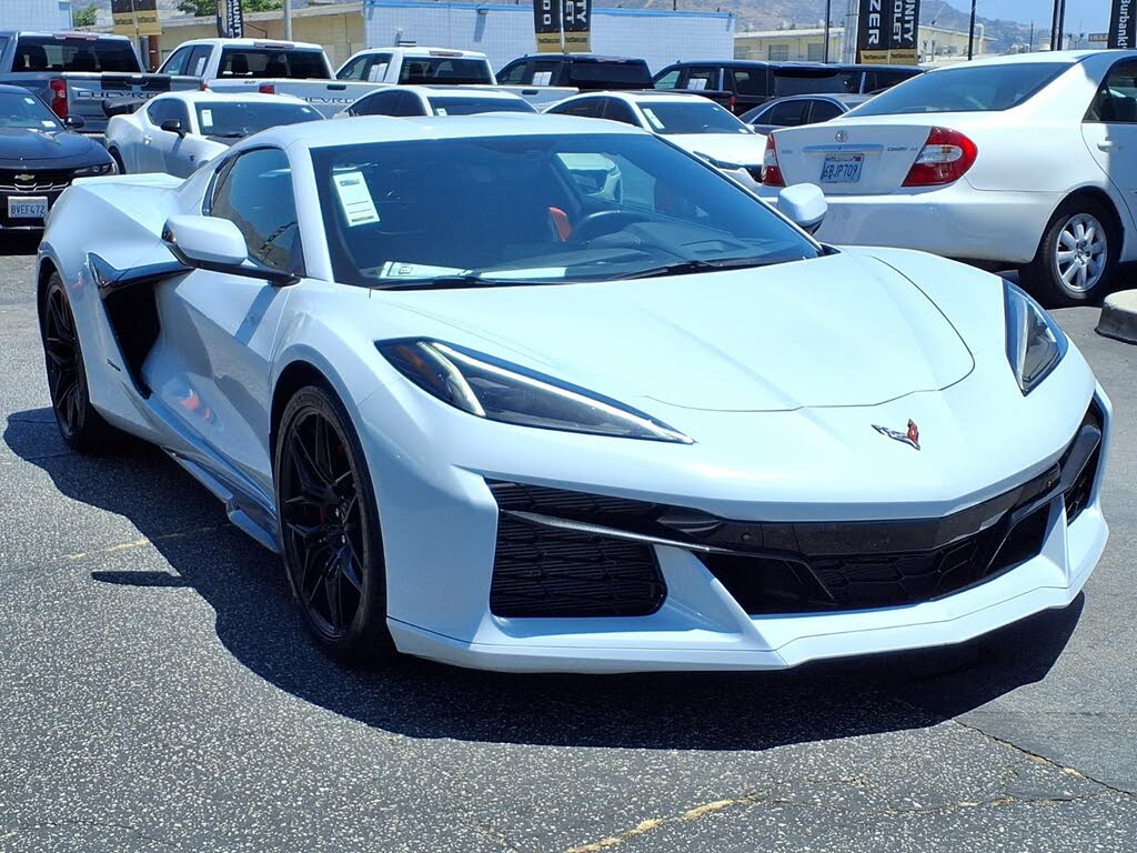 2023 Chevrolet Corvette Z06 2LZ Coupe RWD photo 3