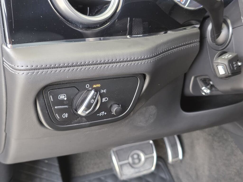 2018 Bentley Bentayga W12 Signature Edition AWD photo 17