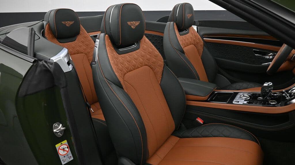2023 Bentley Continental GTC Azure V8 AWD photo 17