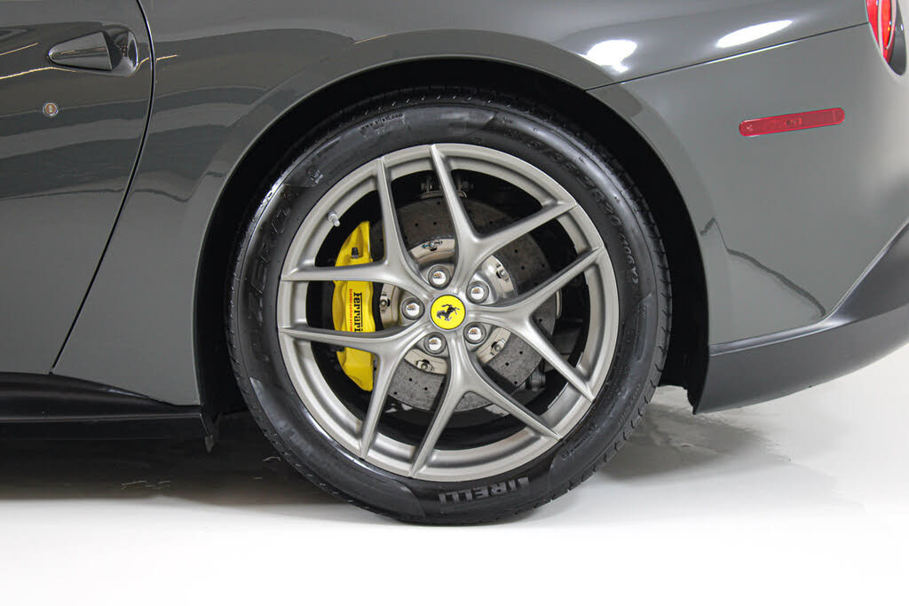 2015 Ferrari F12 Berlinetta Coupe photo 19