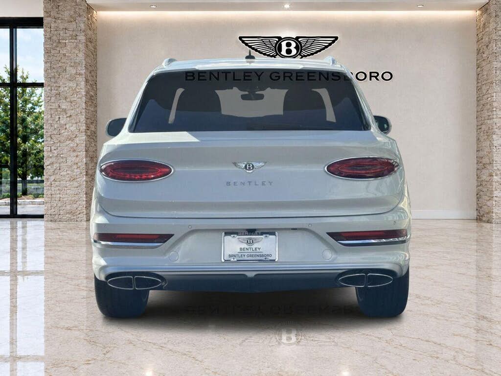 2026 Bentley Bentayga EWB Mulliner V8 AWD photo 4