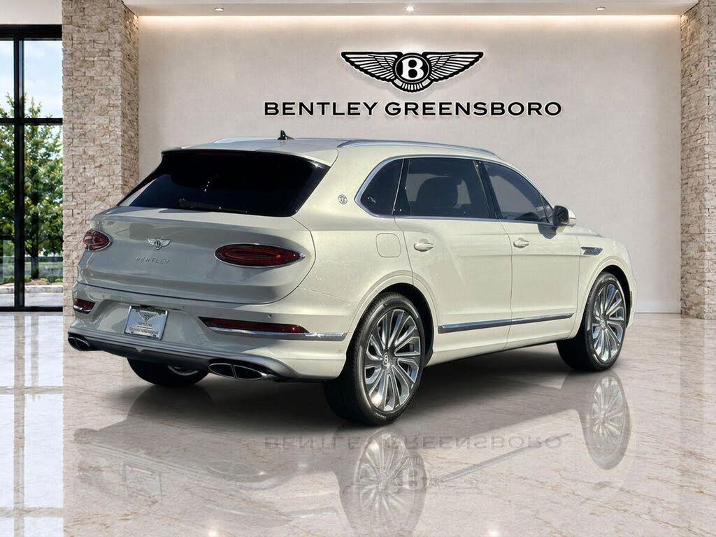 2026 Bentley Bentayga EWB Mulliner V8 AWD photo 7