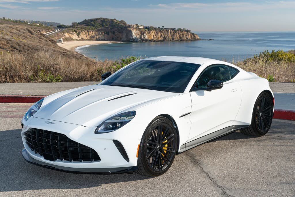 2025 Aston Martin Vantage Coupe RWD photo 2