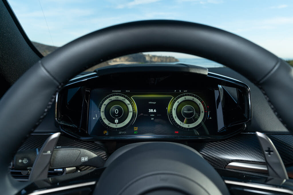 2025 Aston Martin Vantage Coupe RWD photo 13