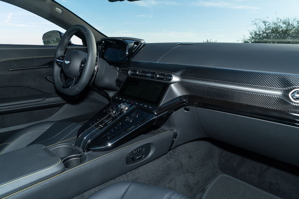 2025 Aston Martin Vantage Coupe RWD photo 15