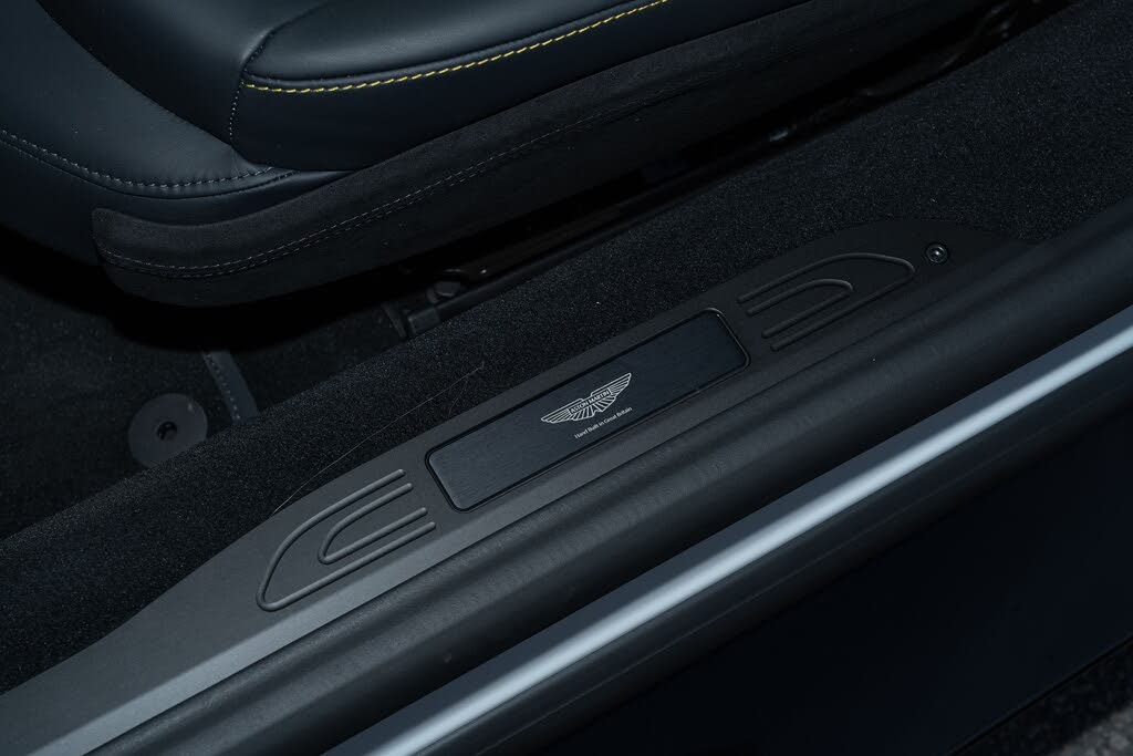 2025 Aston Martin Vantage Coupe RWD photo 18