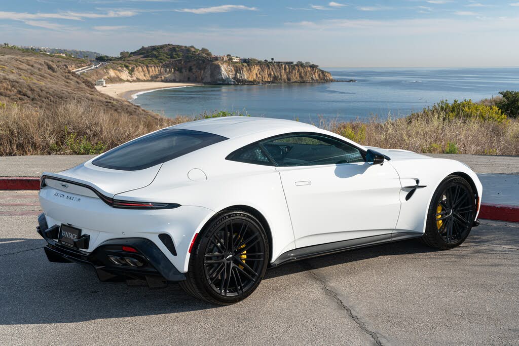 2025 Aston Martin Vantage Coupe RWD photo 3