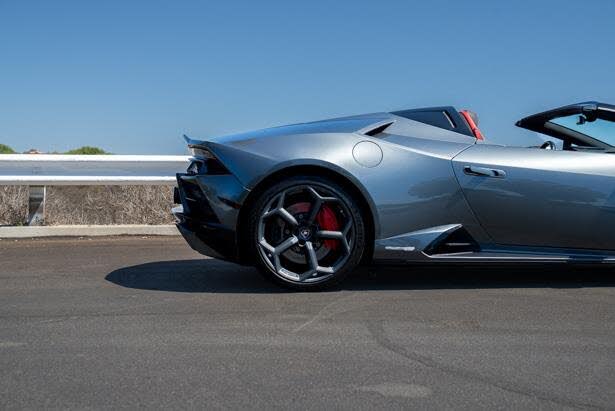 2020 Lamborghini Huracan LP 610-2 EVO Spyder Convertible RWD photo 21 of 24