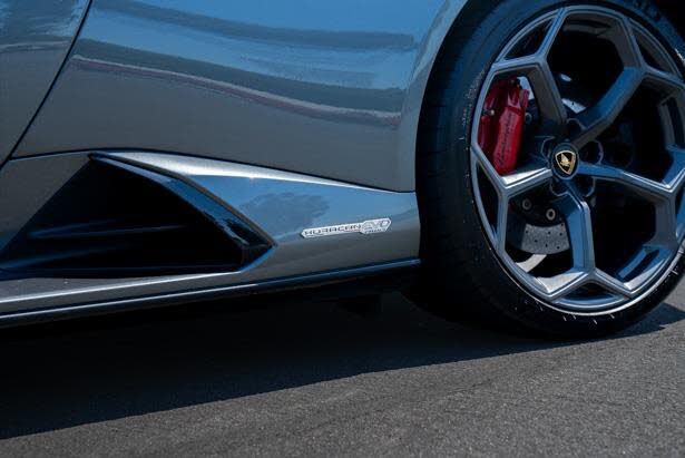 2020 Lamborghini Huracan LP 610-2 EVO Spyder Convertible RWD photo 10 of 24