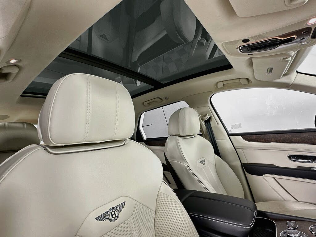 2026 Bentley Bentayga V8 AWD photo 19