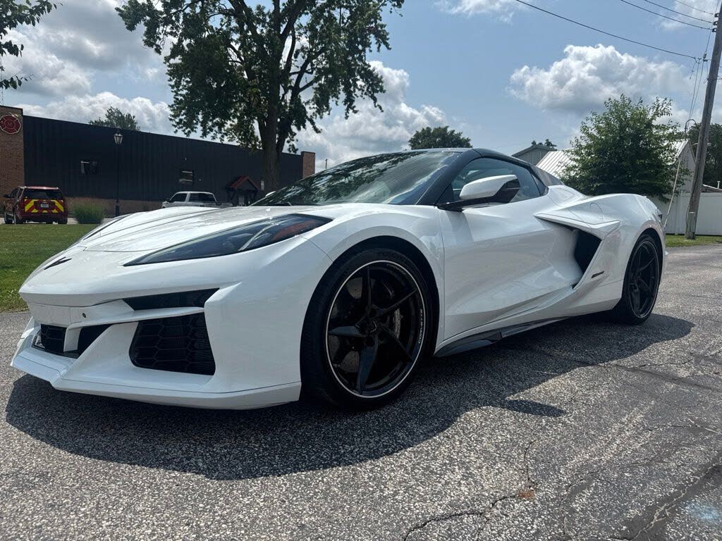 2024 Chevrolet Corvette Z06 3LZ Convertible RWD photo 3