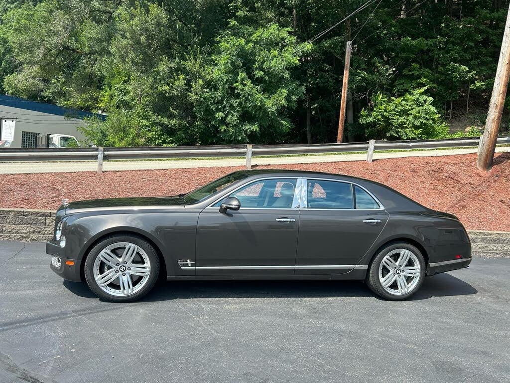 2011 Bentley Mulsanne RWD photo 2