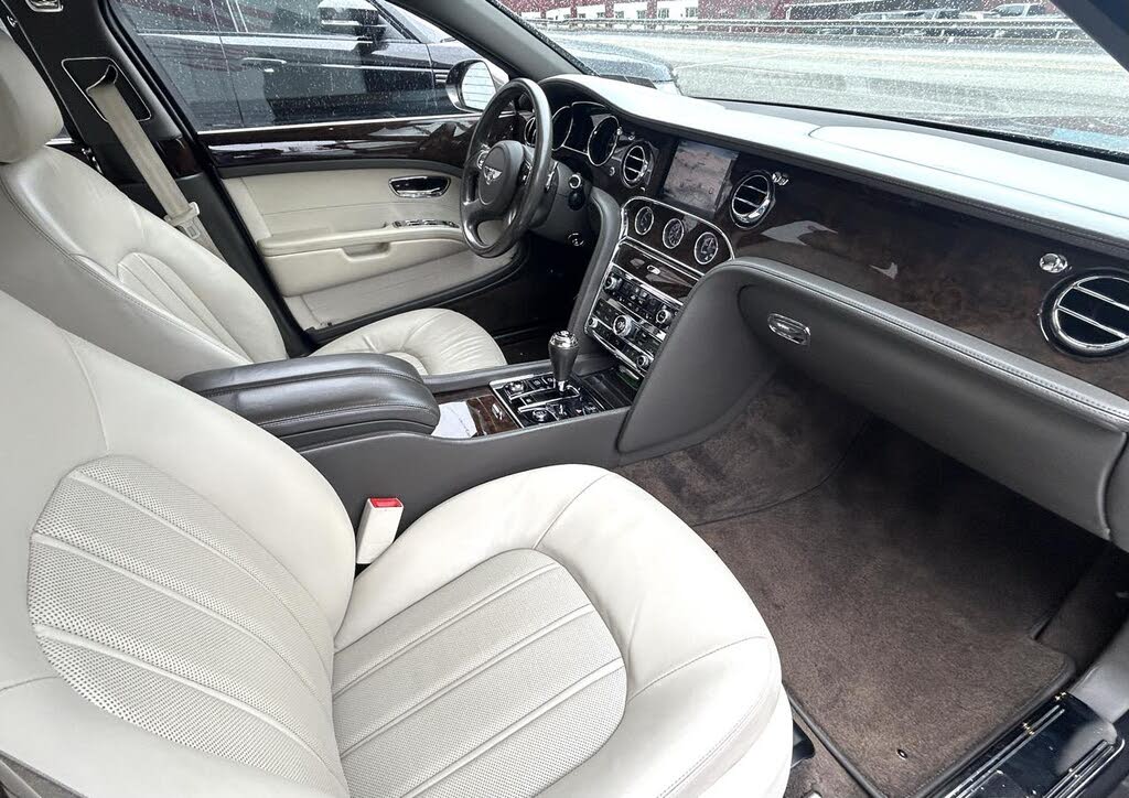 2011 Bentley Mulsanne RWD photo 17
