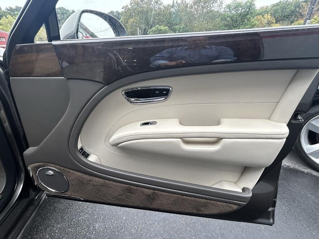 2011 Bentley Mulsanne RWD photo 19
