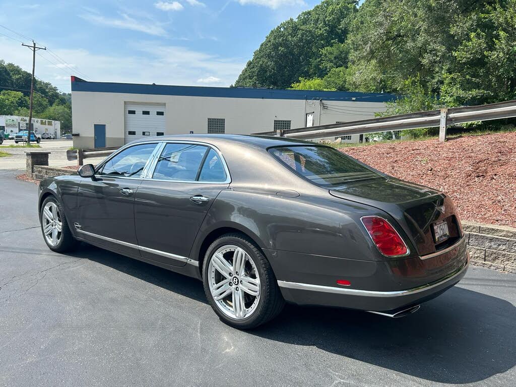 2011 Bentley Mulsanne RWD photo 3