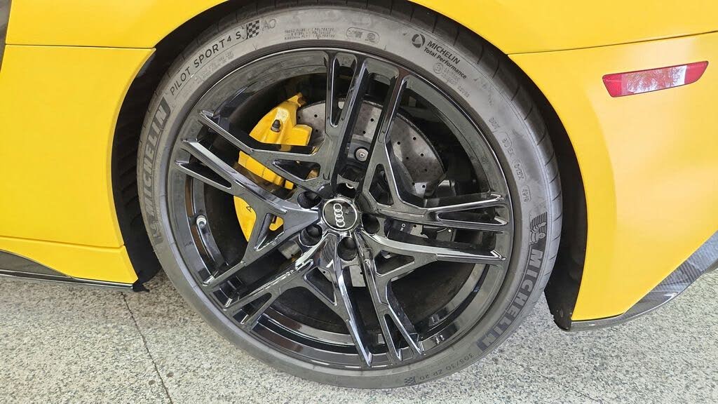 2020 Audi R8 quattro V10 Performance Coupe AWD photo 17 of 24