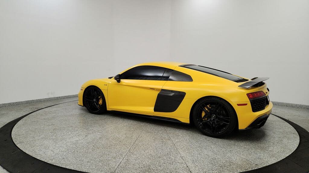 2020 Audi R8 quattro V10 Performance Coupe AWD photo 3 of 24