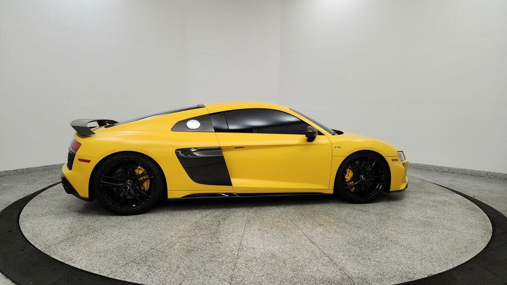 2020 Audi R8 quattro V10 Performance Coupe AWD photo 6 of 24