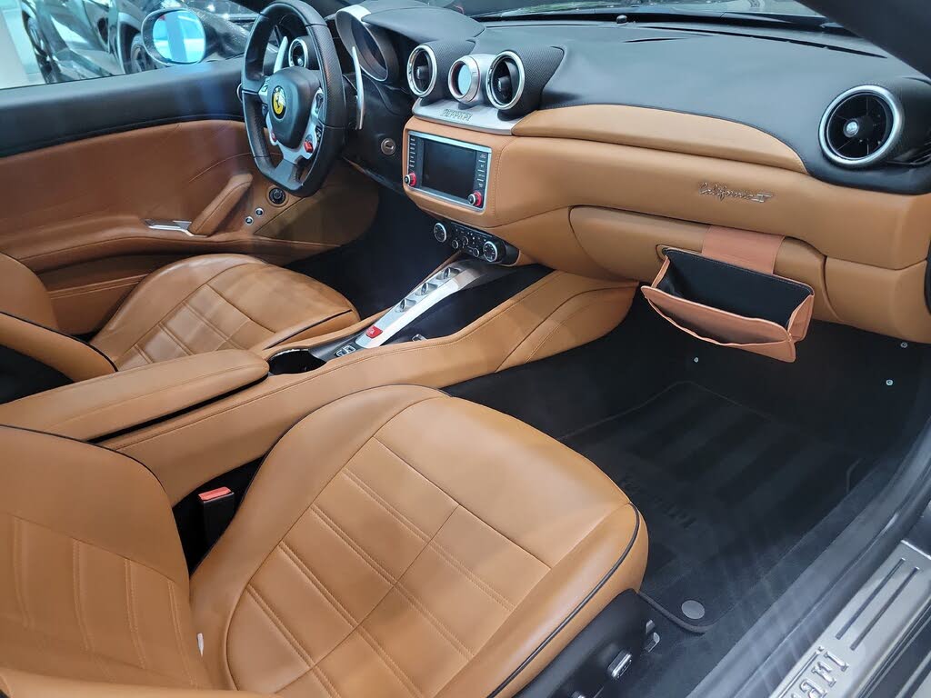 2017 Ferrari California T Roadster photo 3
