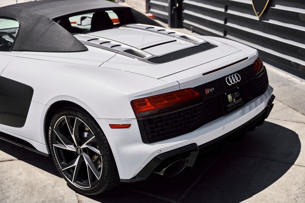 2022 Audi R8 V10 Performance Spyder RWD photo 13 of 24