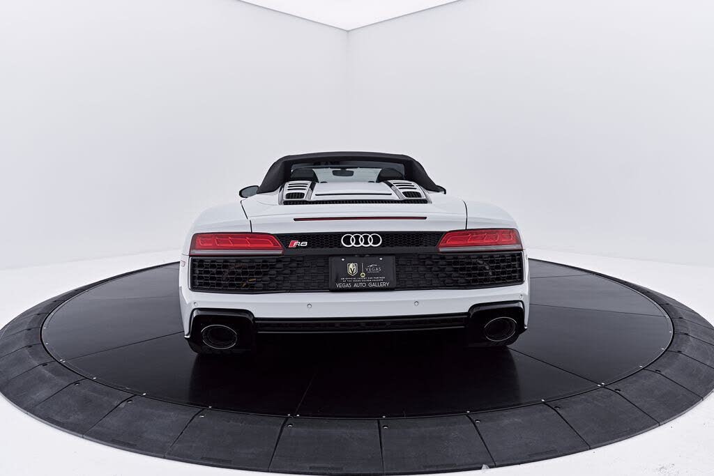 2022 Audi R8 V10 Performance Spyder RWD photo 17 of 24