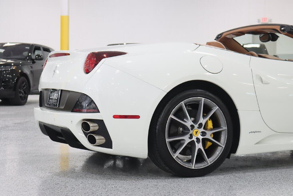 2011 Ferrari California Roadster photo 12