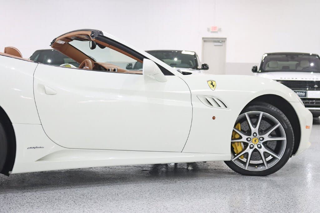 2011 Ferrari California Roadster photo 13