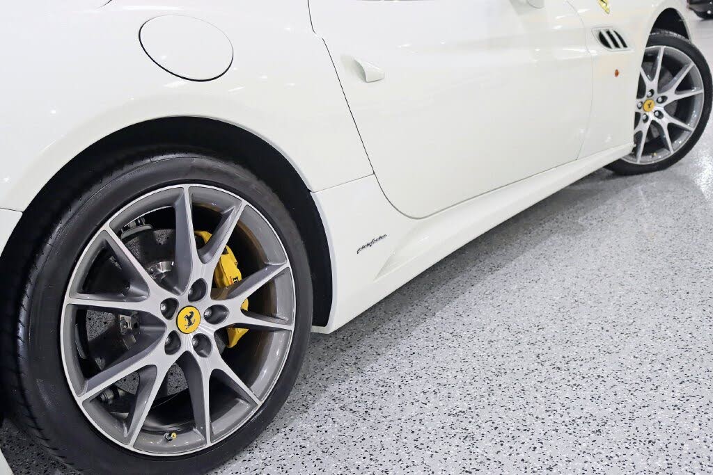2011 Ferrari California Roadster photo 14