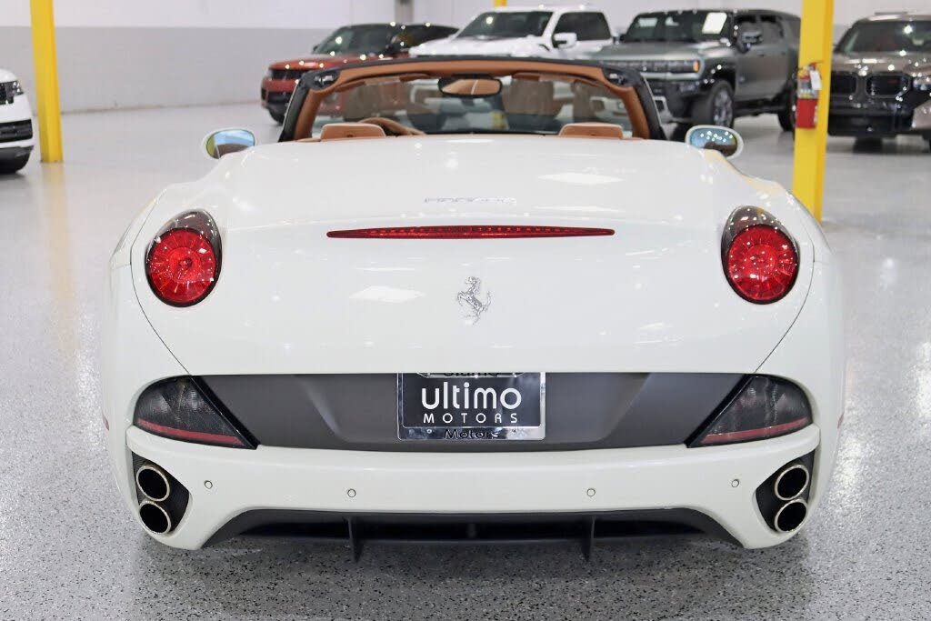 2011 Ferrari California Roadster photo 16