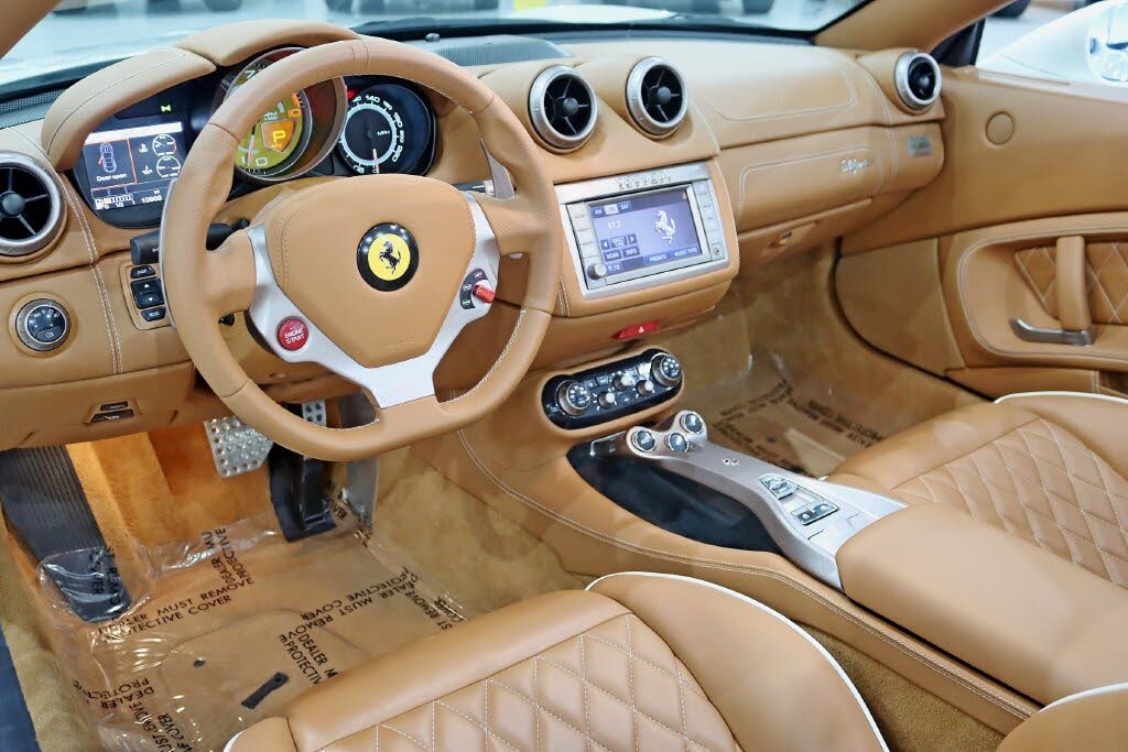 2011 Ferrari California Roadster photo 17
