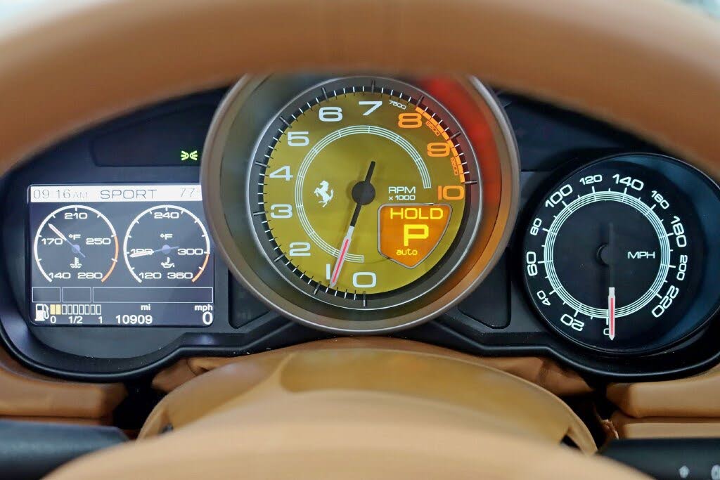 2011 Ferrari California Roadster photo 19