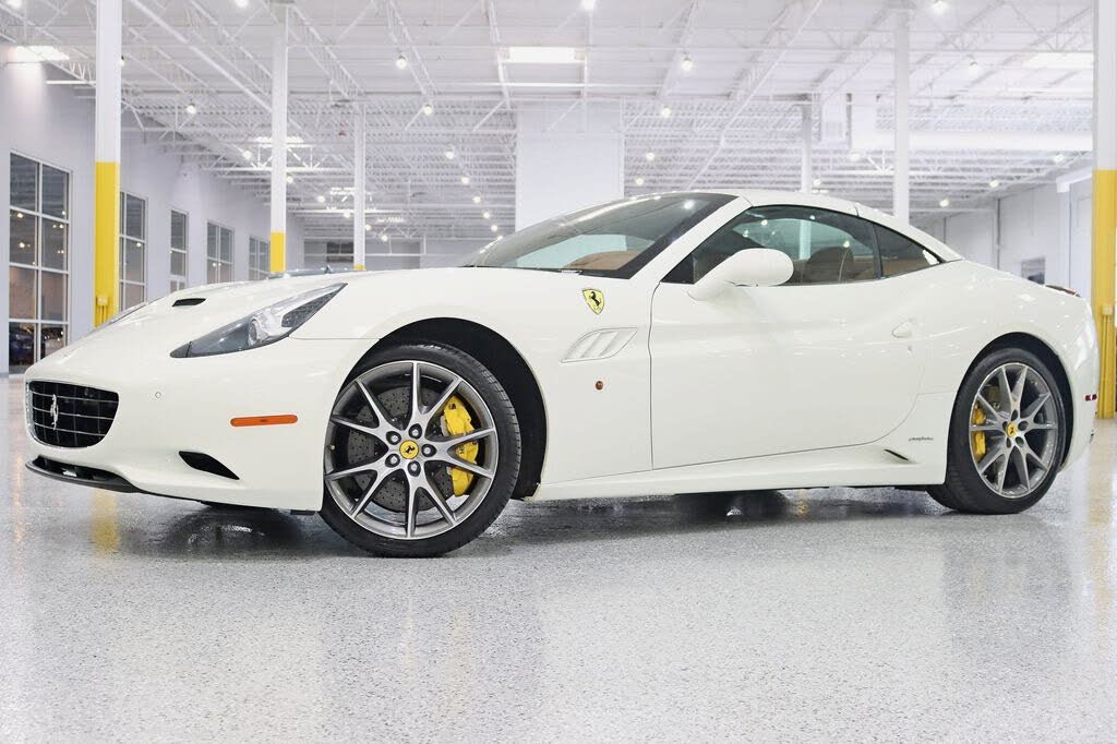 2011 Ferrari California Roadster photo 3