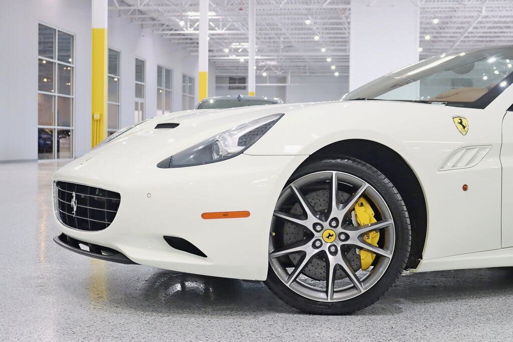 2011 Ferrari California Roadster photo 4