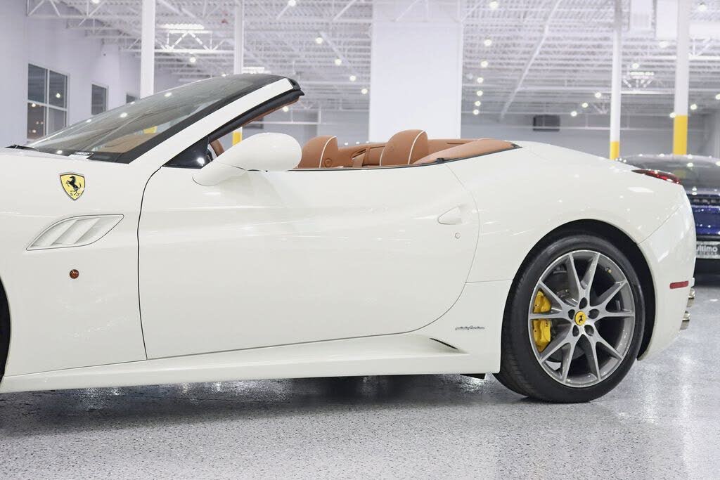 2011 Ferrari California Roadster photo 5