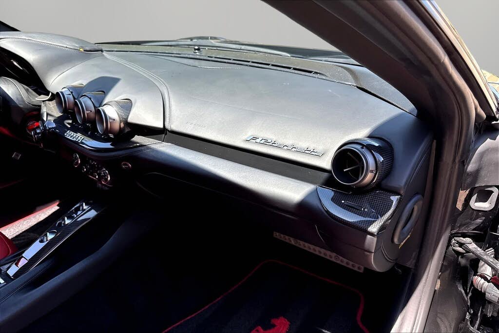 2014 Ferrari F12 Berlinetta Coupe photo 20