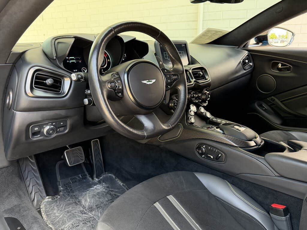 2023 Aston Martin Vantage V8 Coupe RWD photo 3
