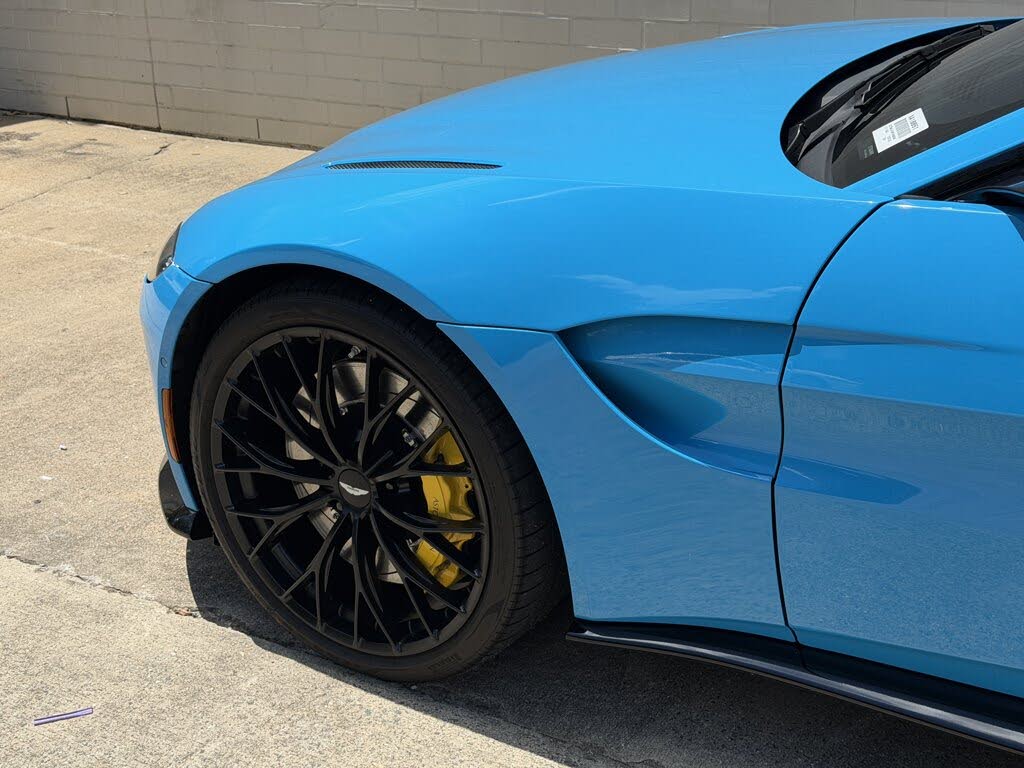 2023 Aston Martin Vantage V8 Coupe RWD photo 9