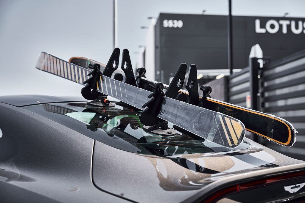 2021 Aston Martin Vantage Coupe RWD photo 8