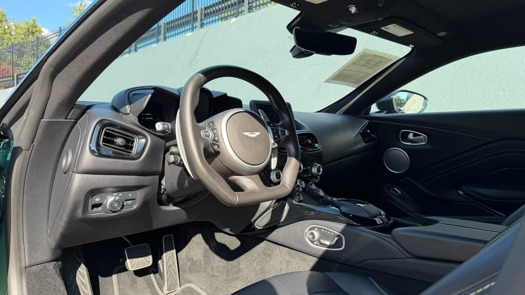 2023 Aston Martin Vantage V8 Coupe RWD photo 3