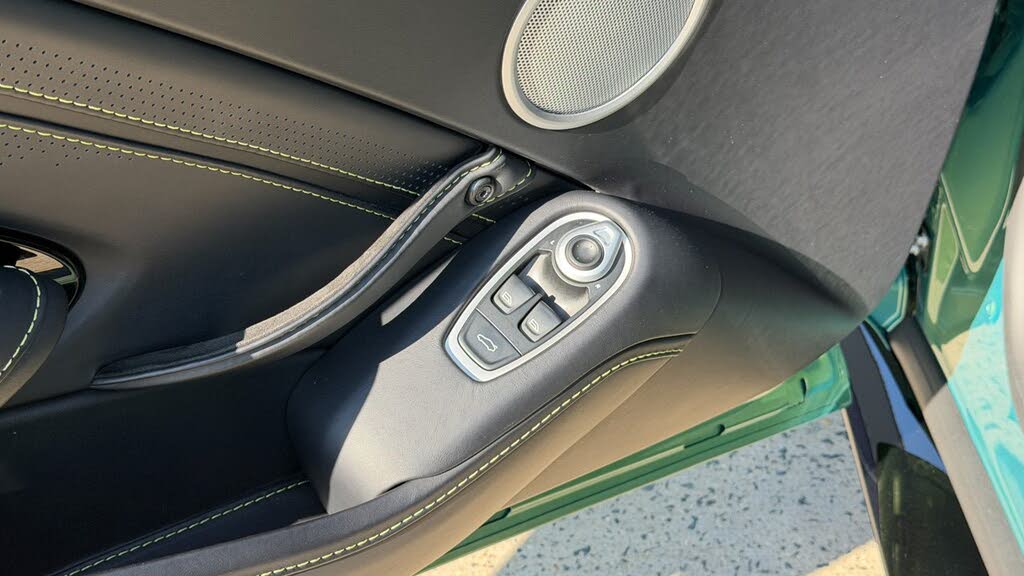 2023 Aston Martin Vantage V8 Coupe RWD photo 22