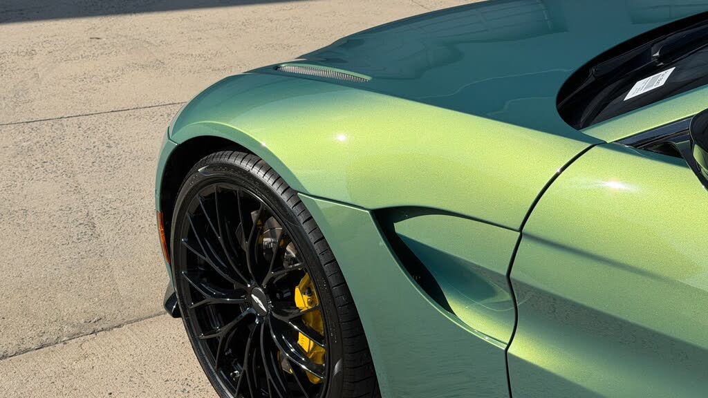 2023 Aston Martin Vantage V8 Coupe RWD photo 9