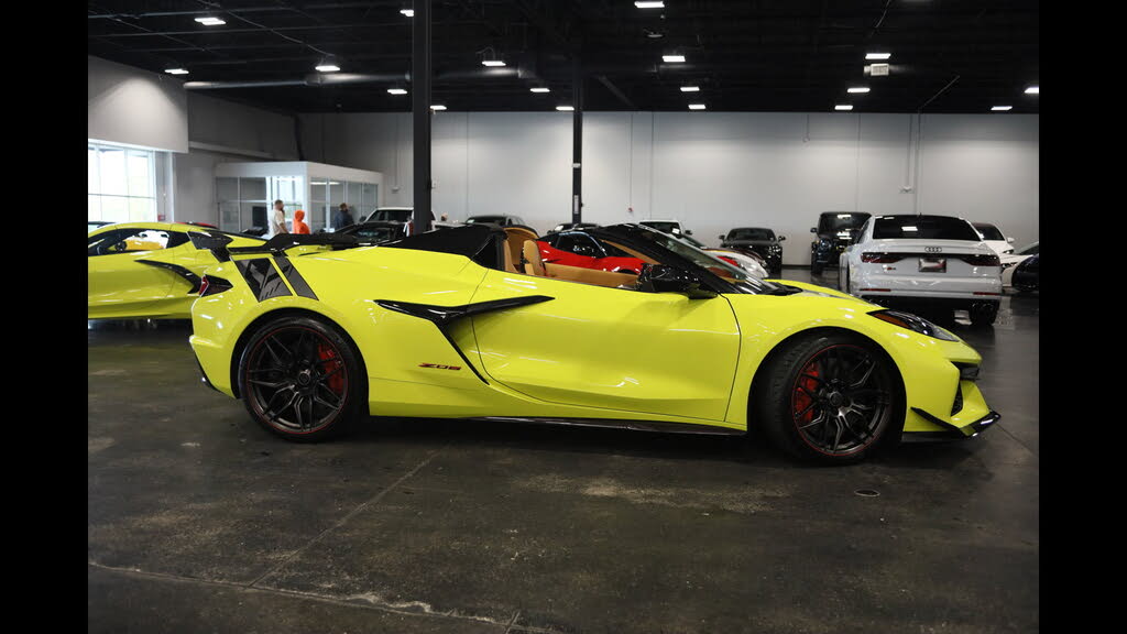 2023 Chevrolet Corvette Z06 3LZ Convertible RWD photo 11