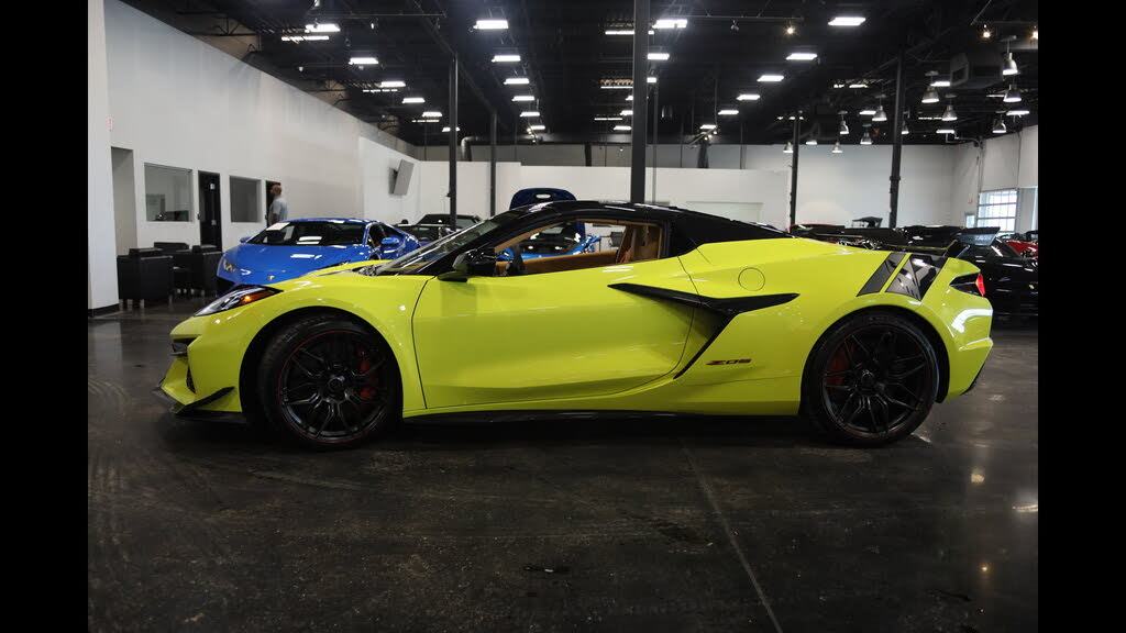 2023 Chevrolet Corvette Z06 3LZ Convertible RWD photo 13