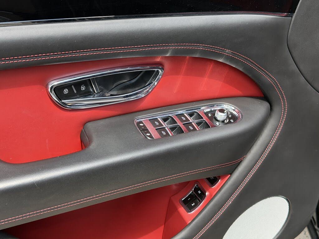 2023 Bentley Bentayga Azure V8 AWD photo 14