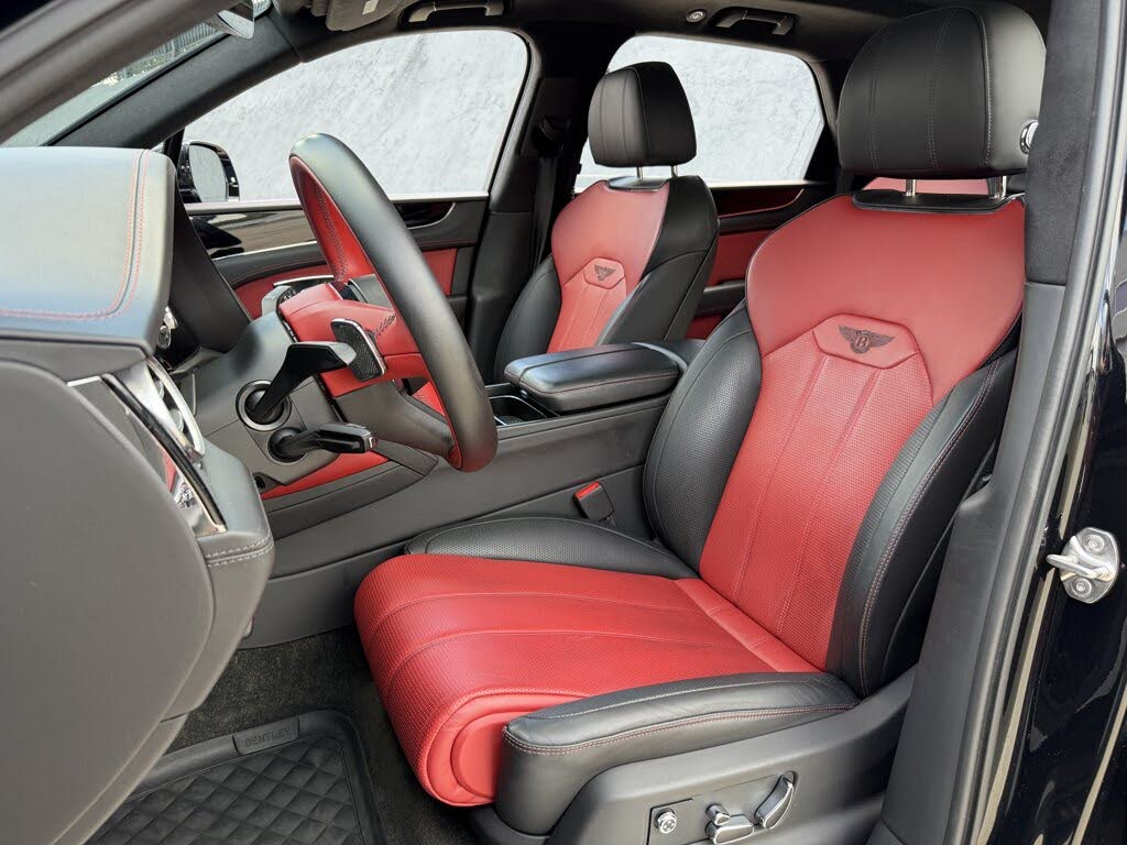 2023 Bentley Bentayga Azure V8 AWD photo 16