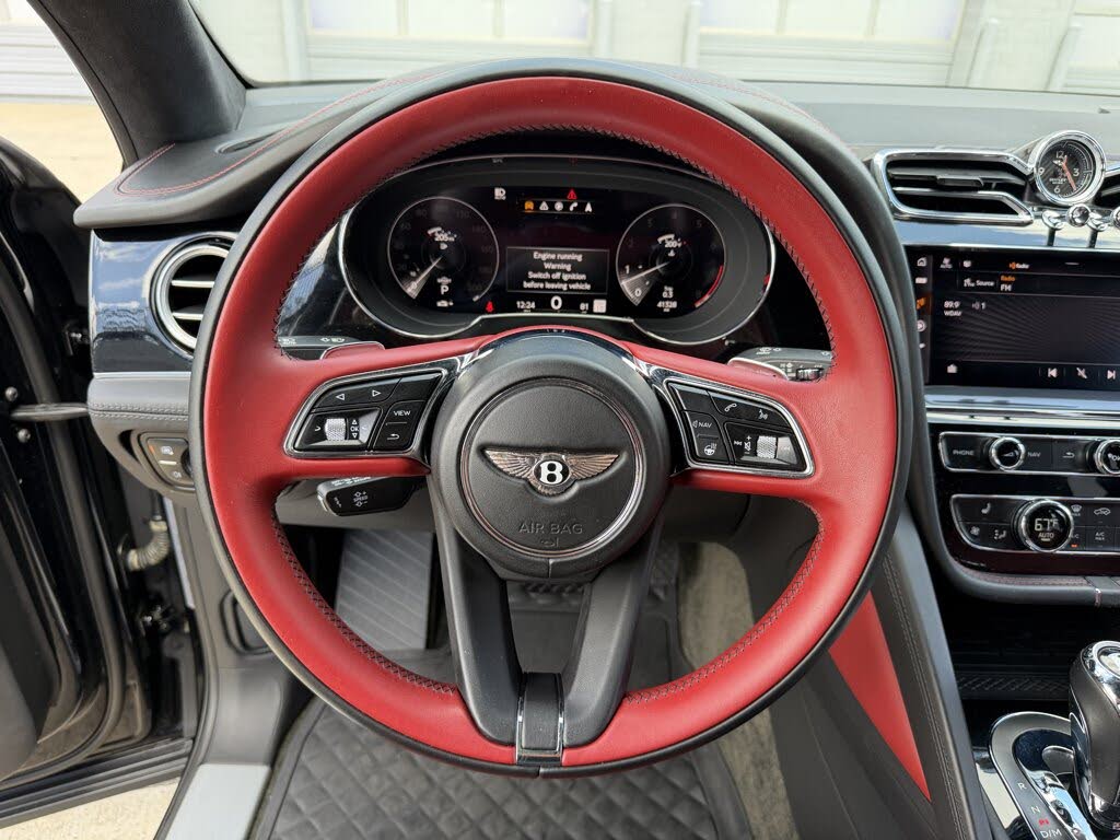 2023 Bentley Bentayga Azure V8 AWD photo 18