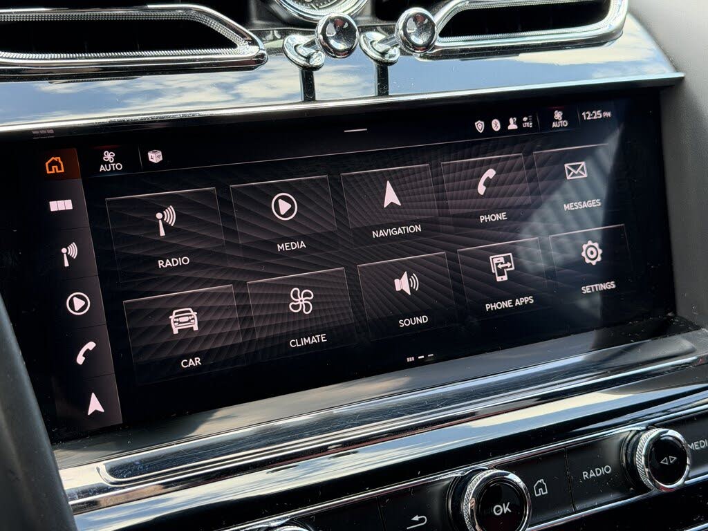 2023 Bentley Bentayga Azure V8 AWD photo 24