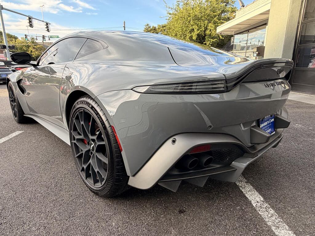 2022 Aston Martin Vantage Coupe RWD photo 12