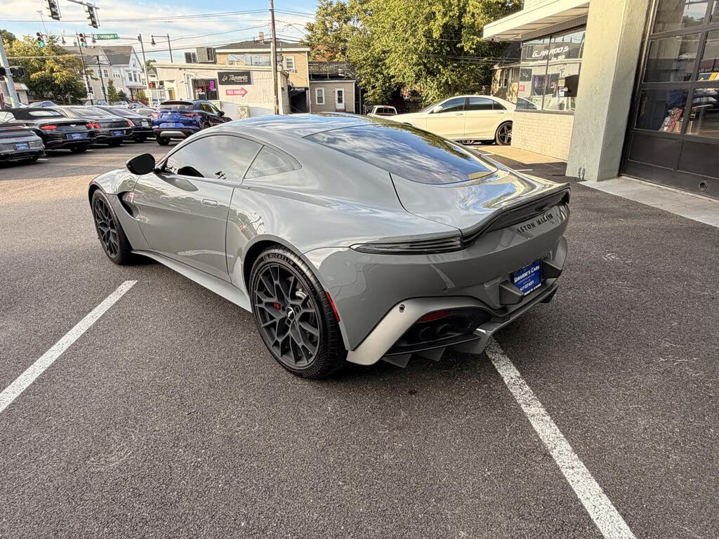 2022 Aston Martin Vantage Coupe RWD photo 13